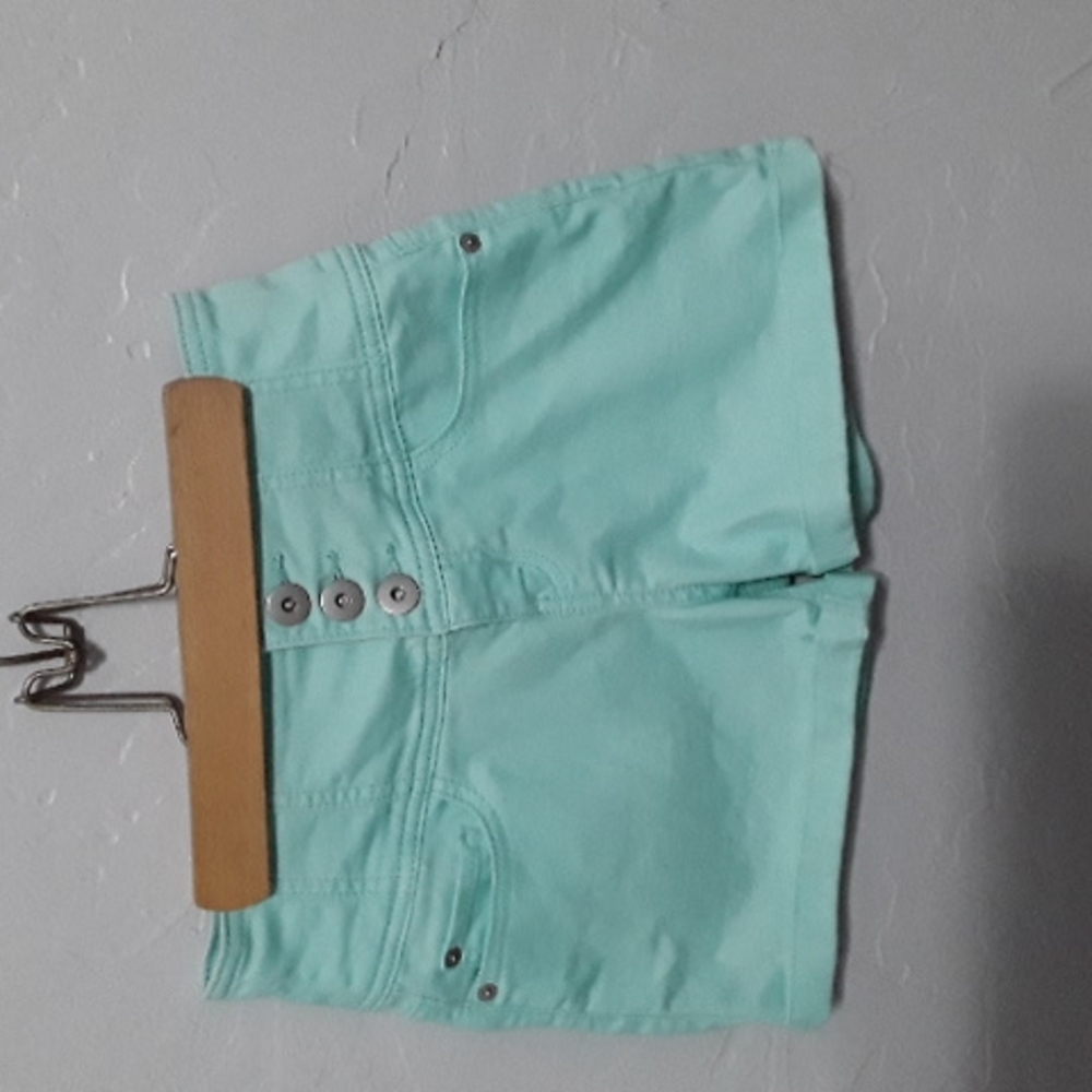Mint green high waist, 3 button shorts. size 3